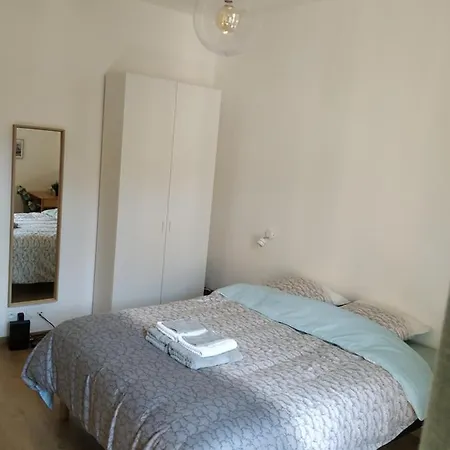 A 5 Mn A Pied De La Gare Confort Avec Balcon カンヌ